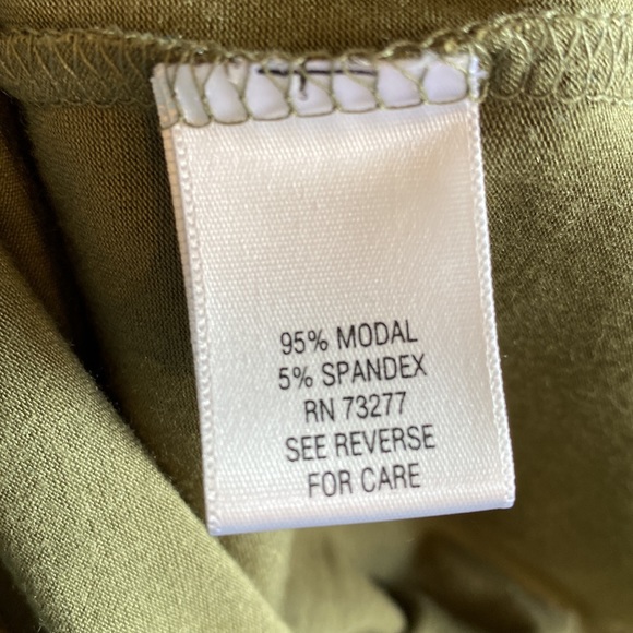 NEW Apt. 9 2X v-neck soft top - Picture 10 of 10